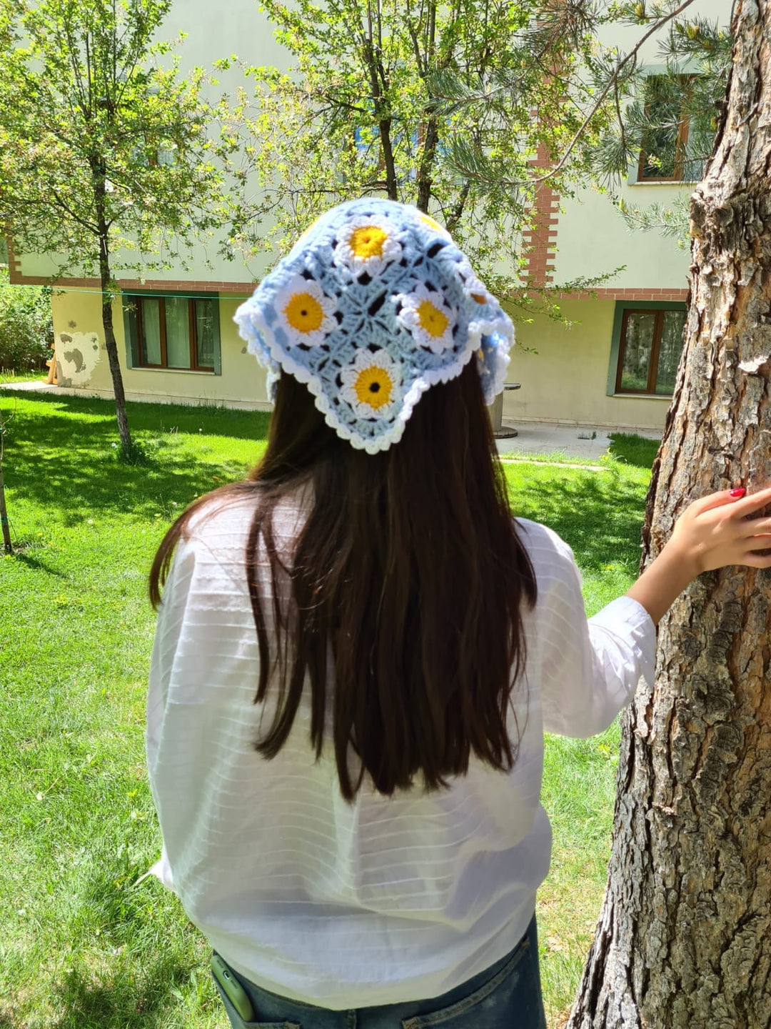 Crochet Bandana Daisy Blue , Flower Hair Kerchief, Blue Hair Scarf, Retro Bandana, Mothers Day Gift for Her, Crochet Hair Accessory