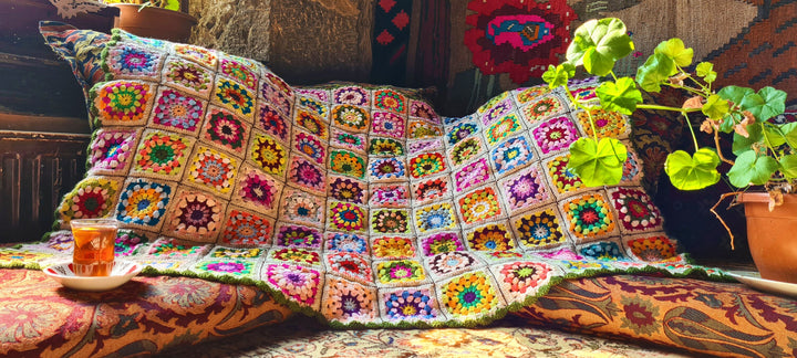 Granny Square Afghan Blanket, Crochet Daisy Afghan Blanket, Knit Bedspread Throw, Knitted sofa blanket, large tv blanket, vintage blanket