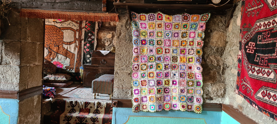 Granny Square Afghan Blanket, Crochet Daisy Afghan Blanket, Knit Bedspread Throw, Knitted sofa blanket, large tv blanket, vintage blanket