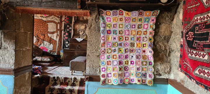 Granny Square Afghan Blanket, Crochet Daisy Afghan Blanket, Knit Bedspread Throw, Knitted sofa blanket, large tv blanket, vintage blanket