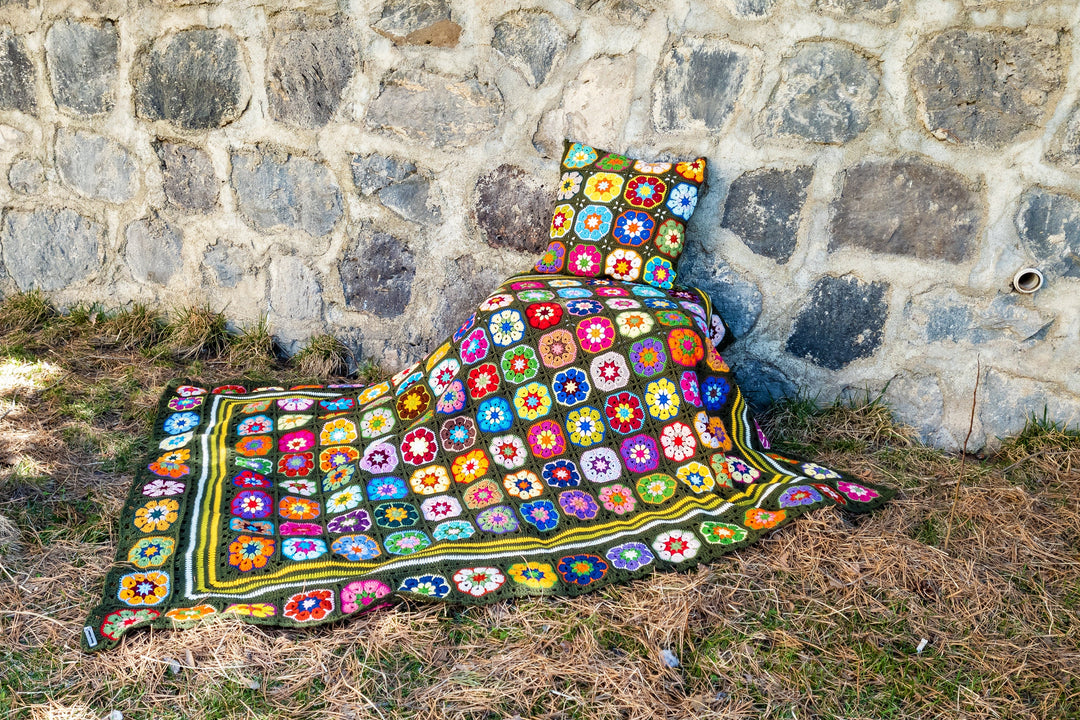 Crochet Green Daisy Pillow Cover, Granny Square Crochet Pillow Cover, Cushion Cover, Granny Coloful pillow cover