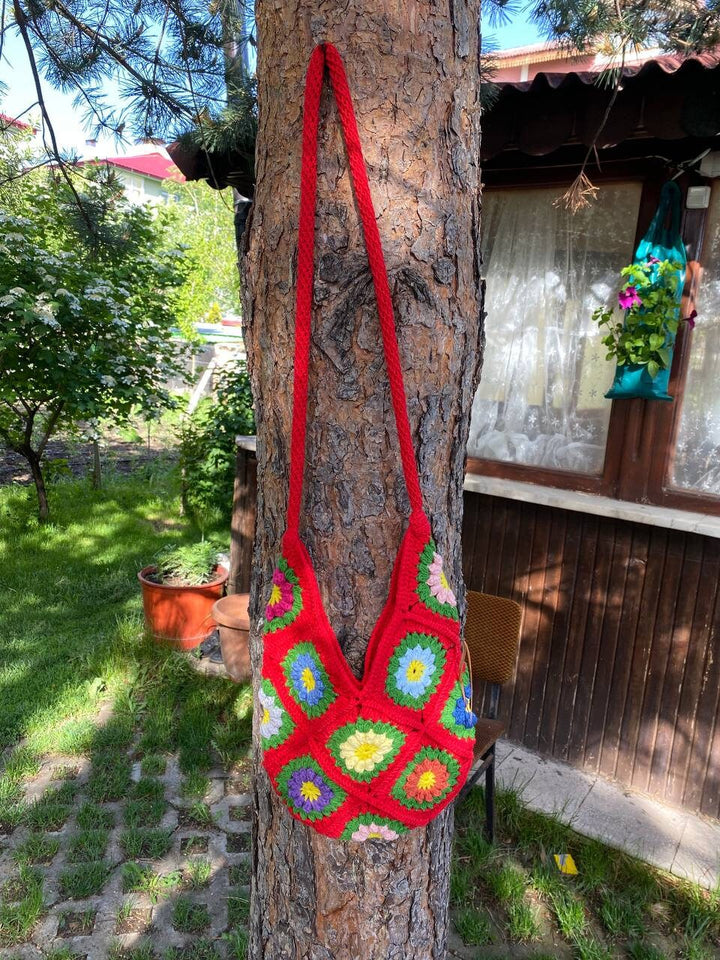 Red Crochet Crossbody Sunflower Mini HandBags, Flowers in Squares design, Crochet Daisy Bag, Granny Square Bag, Crochet Afghan Bag