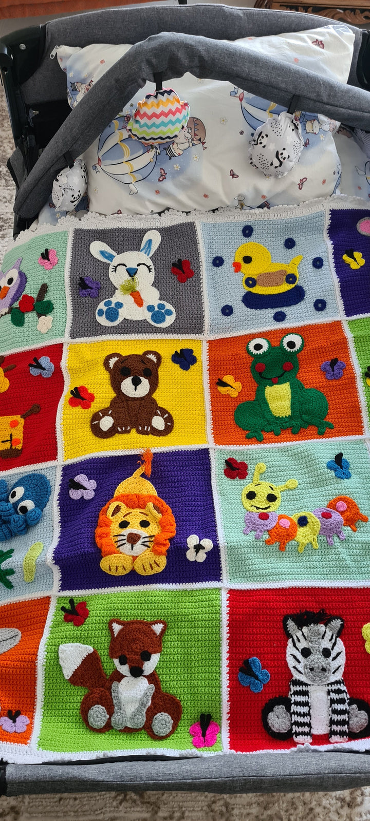 Knit zoo animal blanket