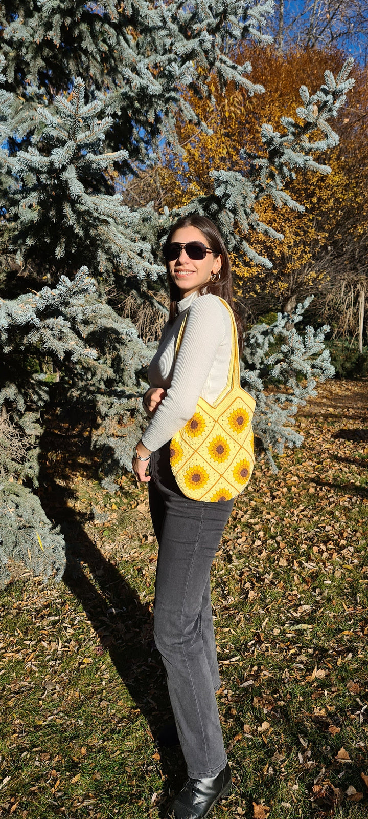 Sunrise Crochet Sunflower Bag, Crochet Shoulder Bags, Floral Shoulder Bag, Knit Mini Daisy Bag, Granny Square Bag, Crochet Purse, Tote Bag