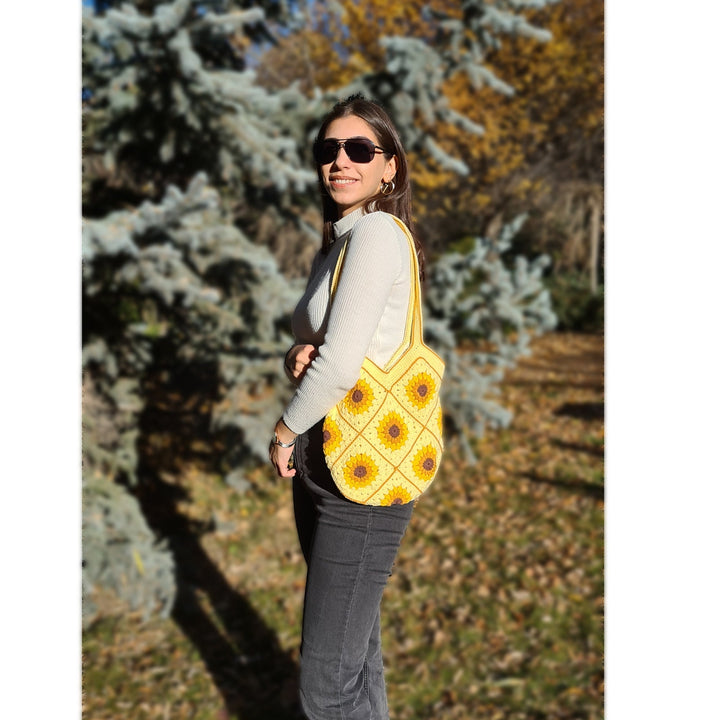 Crochet Sunflower Ecru Bag, Crochet Mini Shoulder Bags, Floral Knit Bag, Mini Daisy Bag, Grannysquare Bag, Crochet Purse, Knit Tote Bag