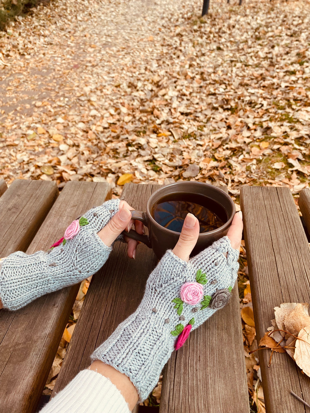 Crochet Gloves Gray fingerless, floral knitted winter gloves, Half Finger floral Gloves, Womens Gloves, flower fingerless