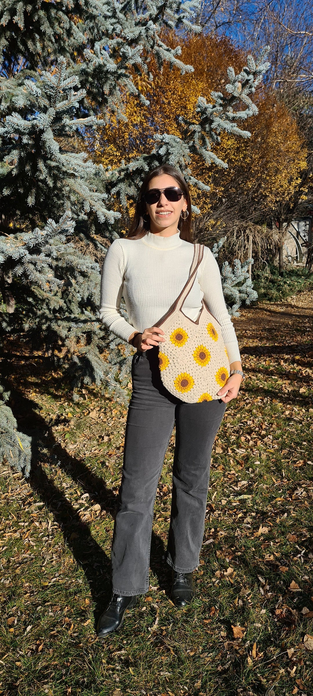 Crochet Sunflower Ecru Bag, Crochet Mini Shoulder Bags, Floral Knit Bag, Mini Daisy Bag, Grannysquare Bag, Crochet Purse, Knit Tote Bag